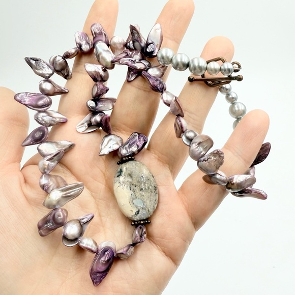 Vintage Beautiful Keshi Freshwater Pearl with Gem Stone Padent - Picture 5 of 6